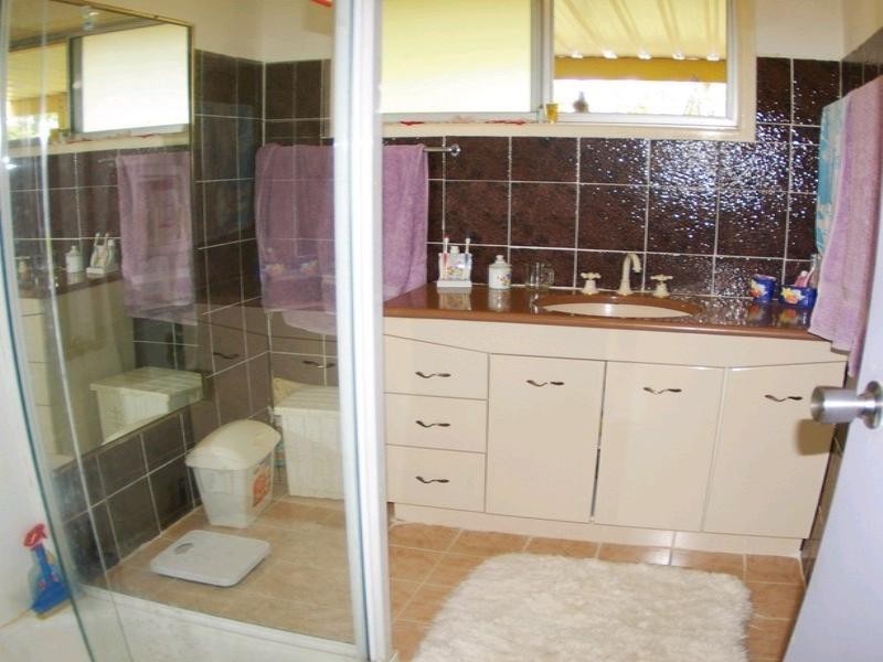 8 Simon Street, Deception Bay QLD 4508