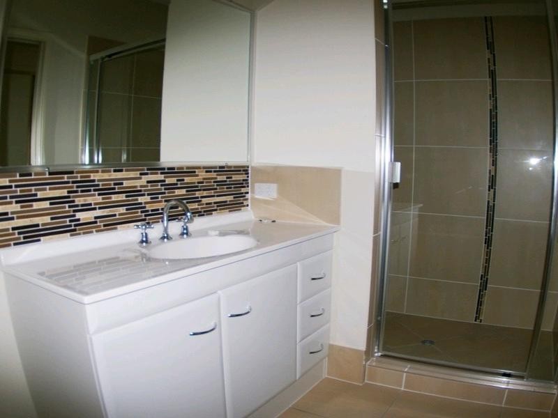 15a Eugenia Avenue, Rothwell QLD 4022