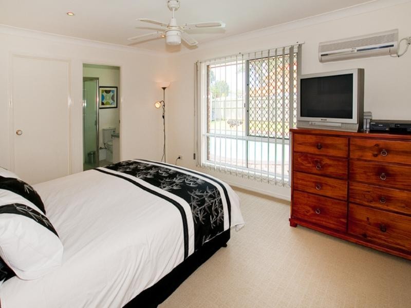 20 Linthaven Drive, Rothwell QLD 4022