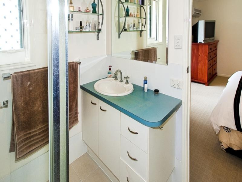 20 Linthaven Drive, Rothwell QLD 4022