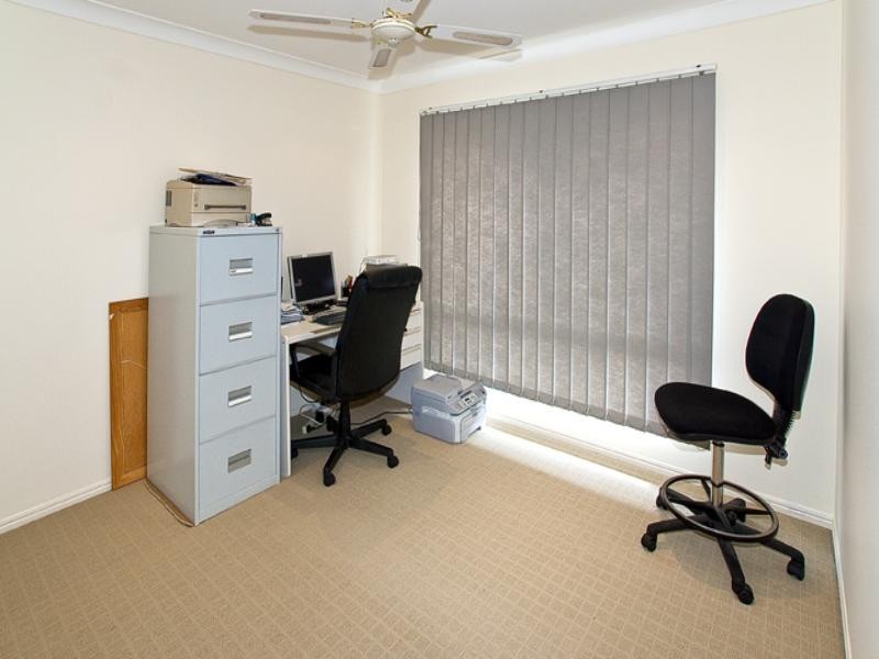 20 Linthaven Drive, Rothwell QLD 4022