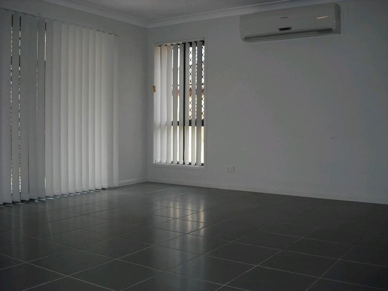 26 Hubner Drive, Rothwell QLD 4022