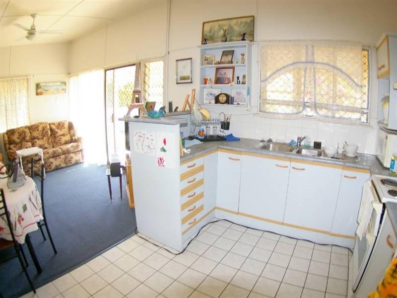 8 Airlie Avenue, Deception Bay QLD 4508