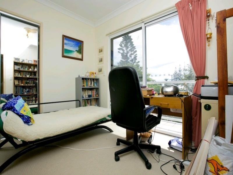 2/186 Prince Edward Parade, Scarborough QLD 4020