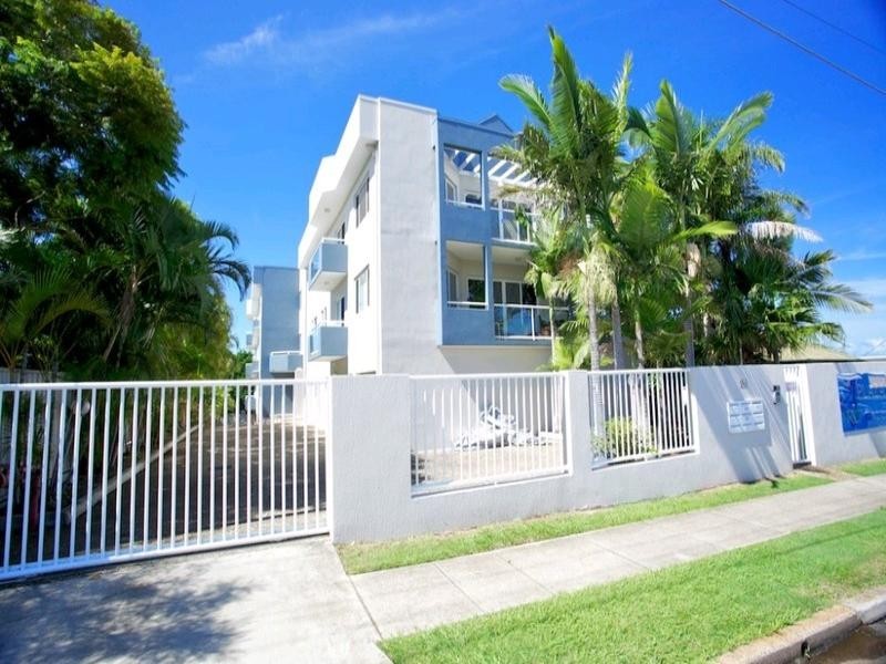 2/186 Prince Edward Parade, Scarborough QLD 4020