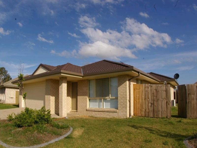 8 Kemp Street, Caboolture QLD 4510
