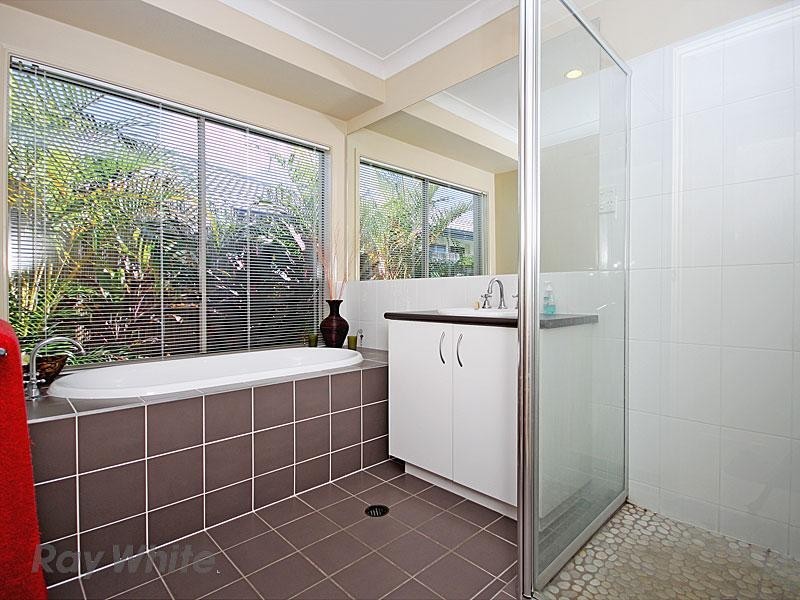 24 Amity Drive, Rothwell QLD 4022