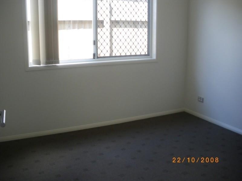 2/25 Lady Bowen Parade, Rothwell QLD 4022