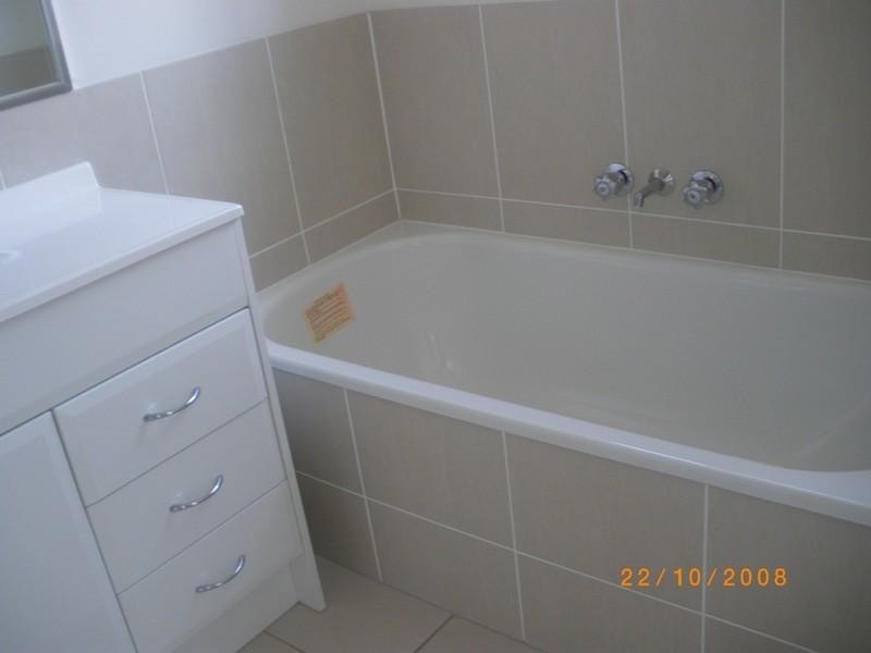 2/25 Lady Bowen Parade, Rothwell QLD 4022