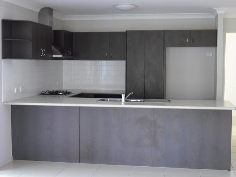 2 Outlook Court, Kallangur QLD 4503