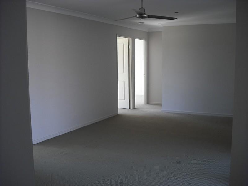 2 Outlook Court, Kallangur QLD 4503