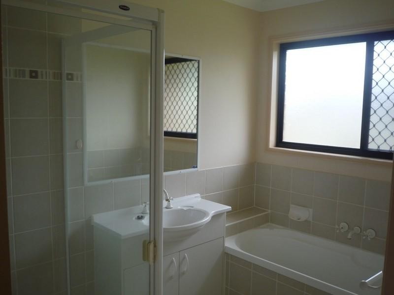 17 Cambridge Street, Rothwell QLD 4022