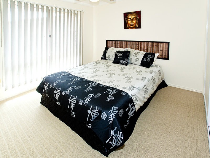 20 Linthaven Drive, Rothwell QLD 4022