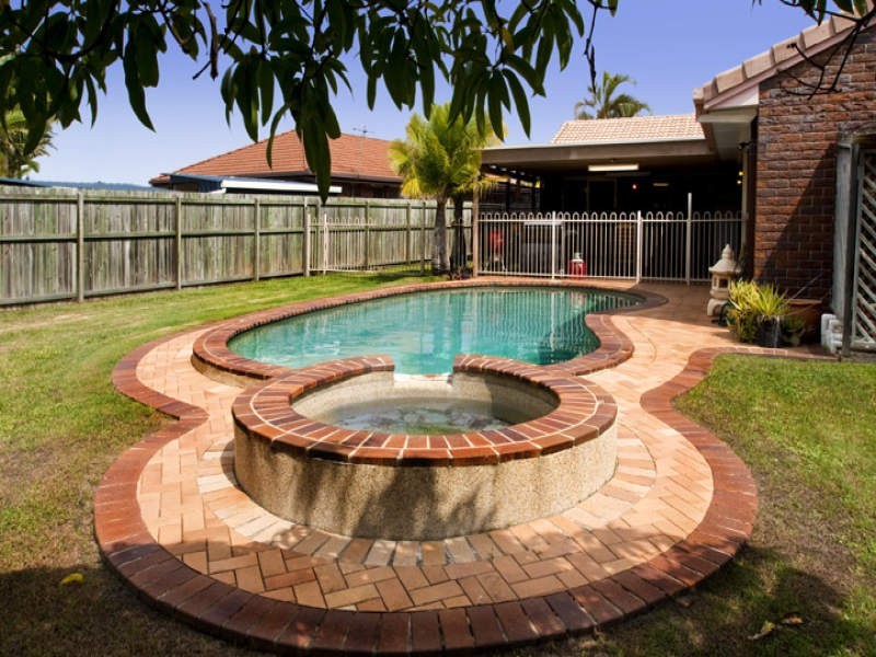 20 Linthaven Drive, Rothwell QLD 4022