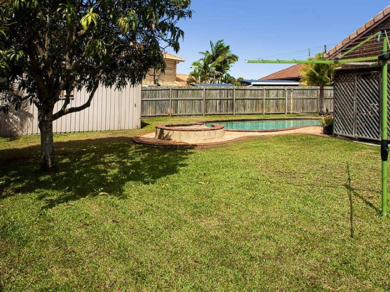 20 Linthaven Drive, Rothwell QLD 4022