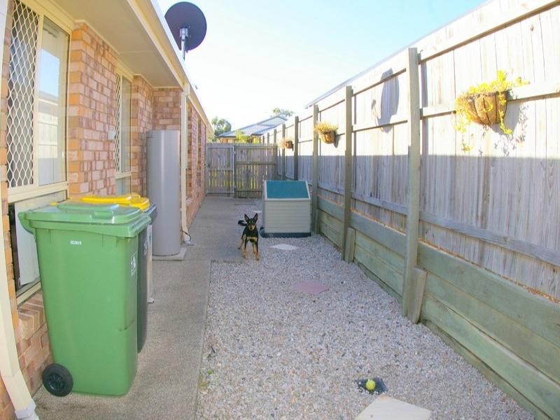 2/5 Adonis Court, Rothwell QLD 4022