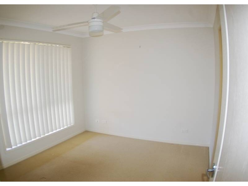 2/3 Normandy Court, Rothwell QLD 4022