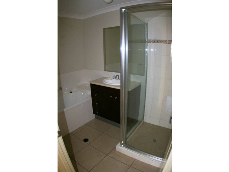 2/3 Normandy Court, Rothwell QLD 4022