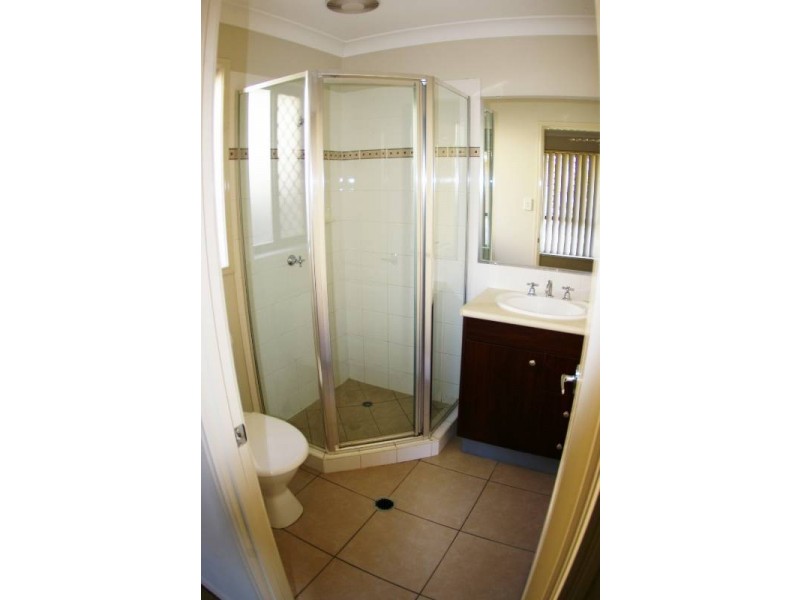 2/3 Normandy Court, Rothwell QLD 4022