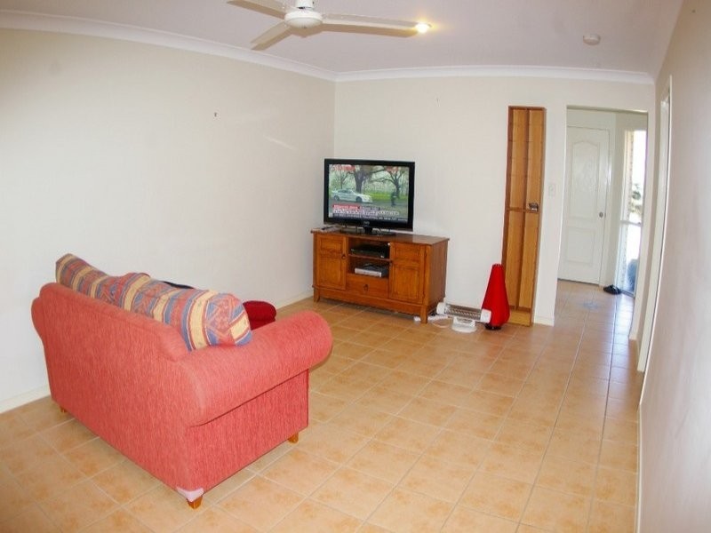 1/8 Adonis Court, Rothwell QLD 4022