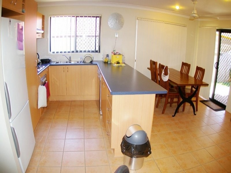 1/8 Adonis Court, Rothwell QLD 4022