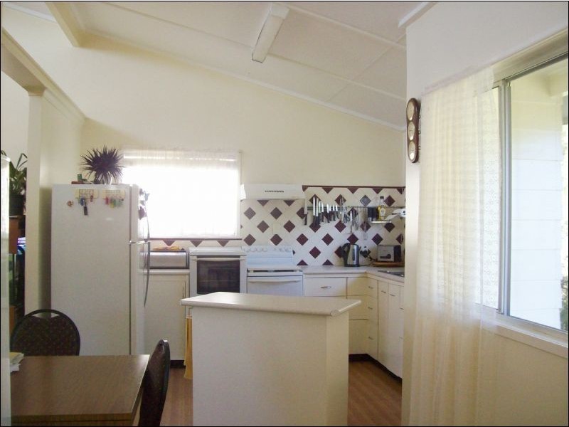 4 Claragh Court, Kallangur QLD 4503