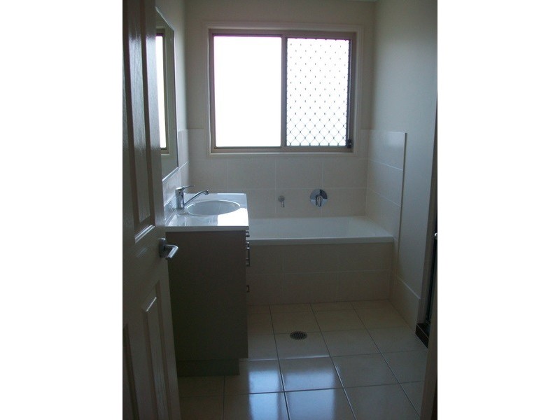 1/39 Amity Drive, Rothwell QLD 4022