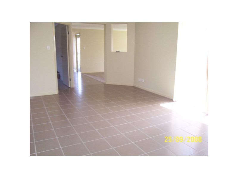 10 Pinegrove Street, Morayfield QLD 4506