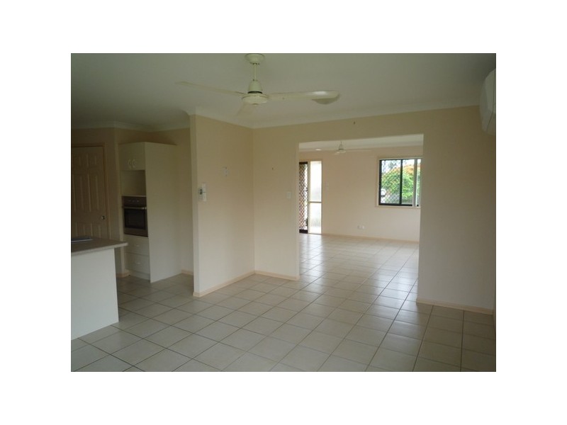 17 Cambridge Street, Rothwell QLD 4022