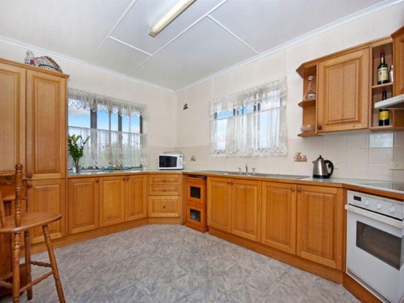 3 Rotary Crescent, Redcliffe QLD 4020