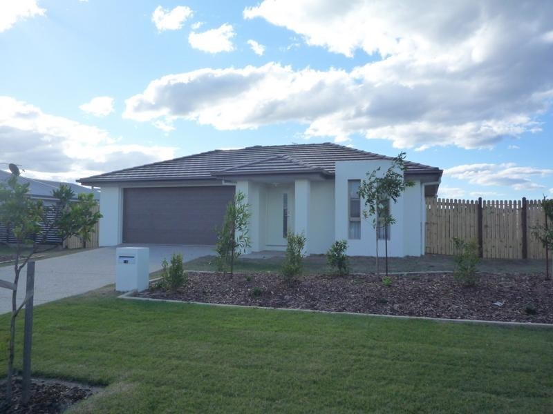 14 Broadleaf Place, Ningi QLD 4511