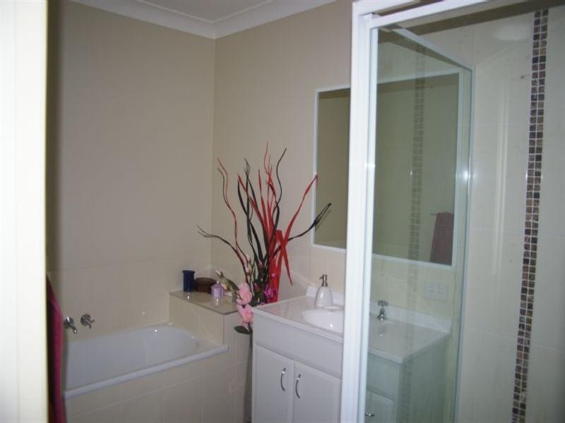 1/8 Arakoon Court, Rothwell QLD 4022