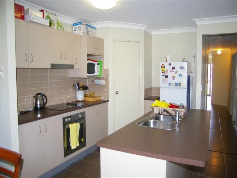 1/8 Arakoon Court, Rothwell QLD 4022