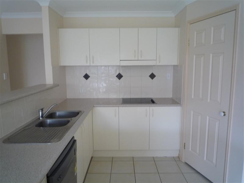 17 Cambridge Street, Rothwell QLD 4022