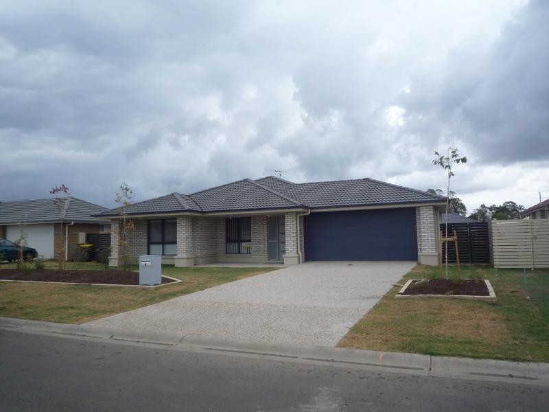 8 Peggy Road, Bellmere QLD 4510