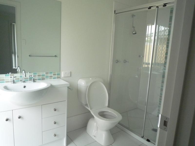 8 Peggy Road, Bellmere QLD 4510