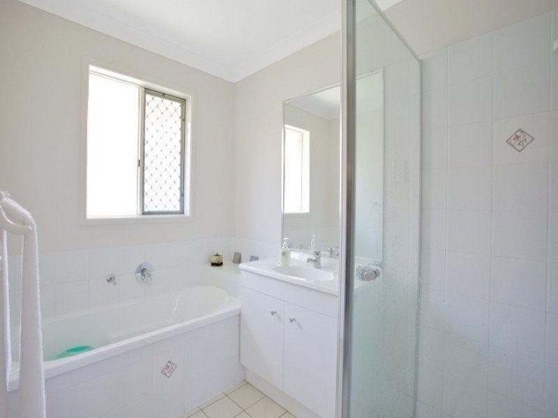 2/29 Lady Bowen Parade, Rothwell QLD 4022