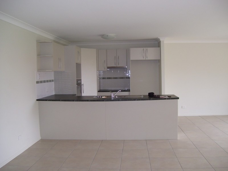 1A/16 Leichhardt Avenue, Rothwell QLD 4022