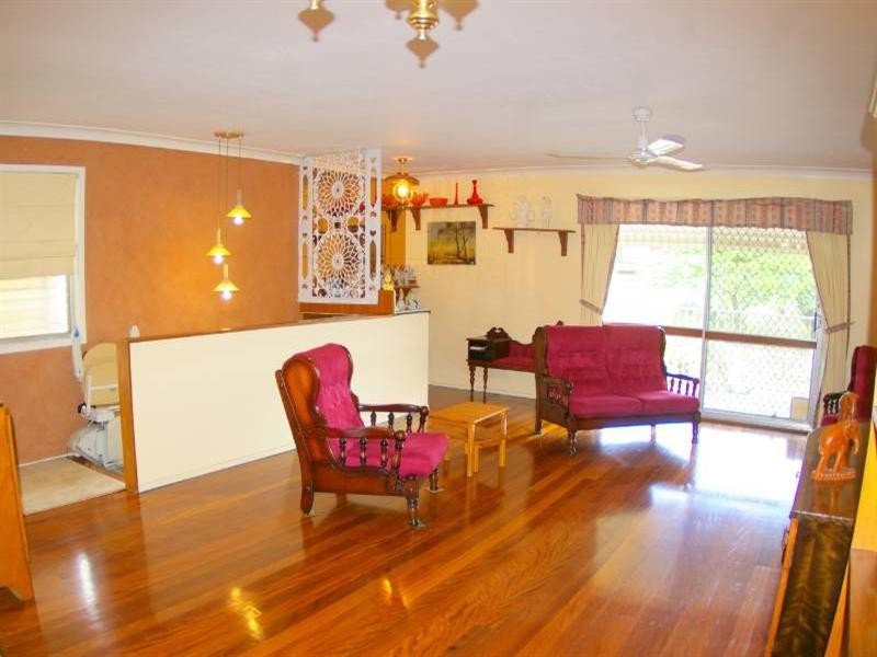 16 Viney Avenue, Kallangur QLD 4503