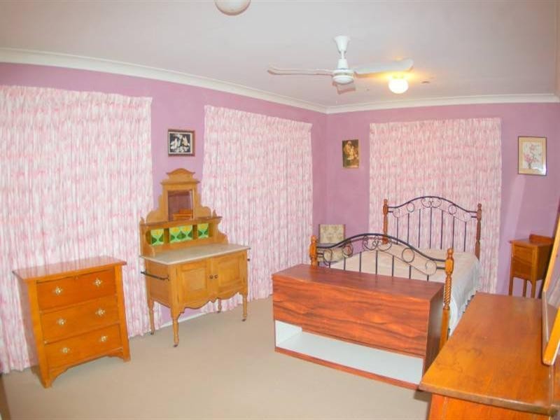 16 Viney Avenue, Kallangur QLD 4503