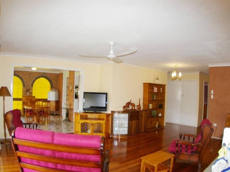 16 Viney Avenue, Kallangur QLD 4503