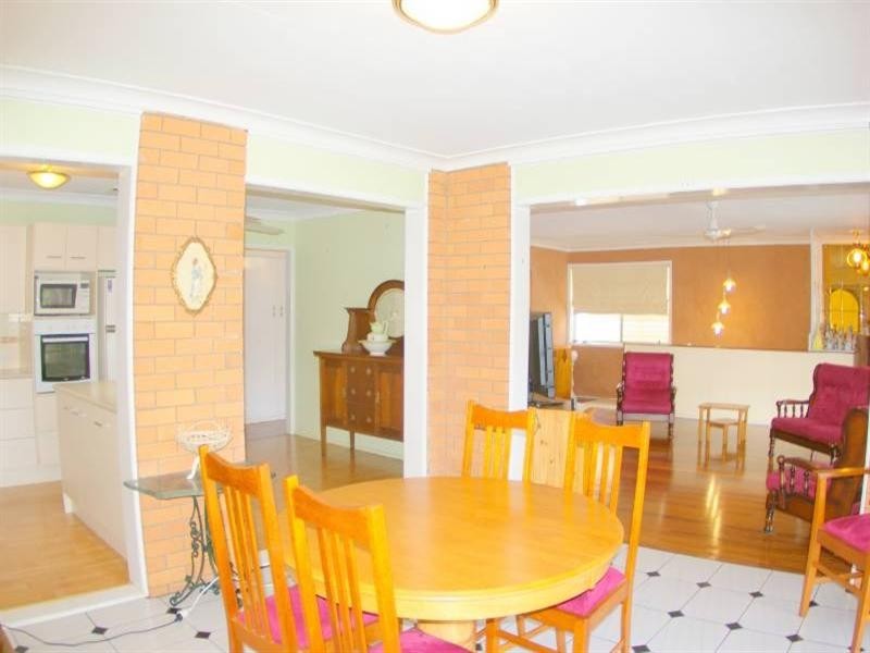 16 Viney Avenue, Kallangur QLD 4503