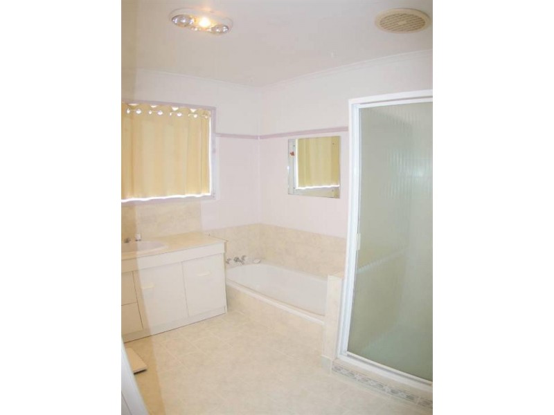 16 Viney Avenue, Kallangur QLD 4503