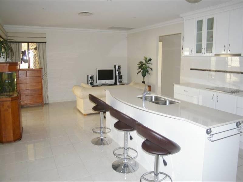 2 Tranquility Drive, Rothwell QLD 4022