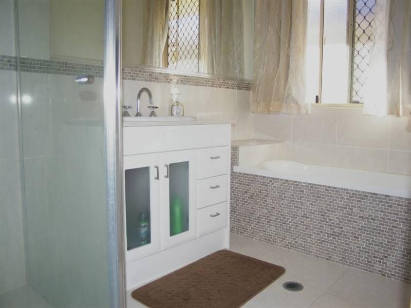 2 Tranquility Drive, Rothwell QLD 4022