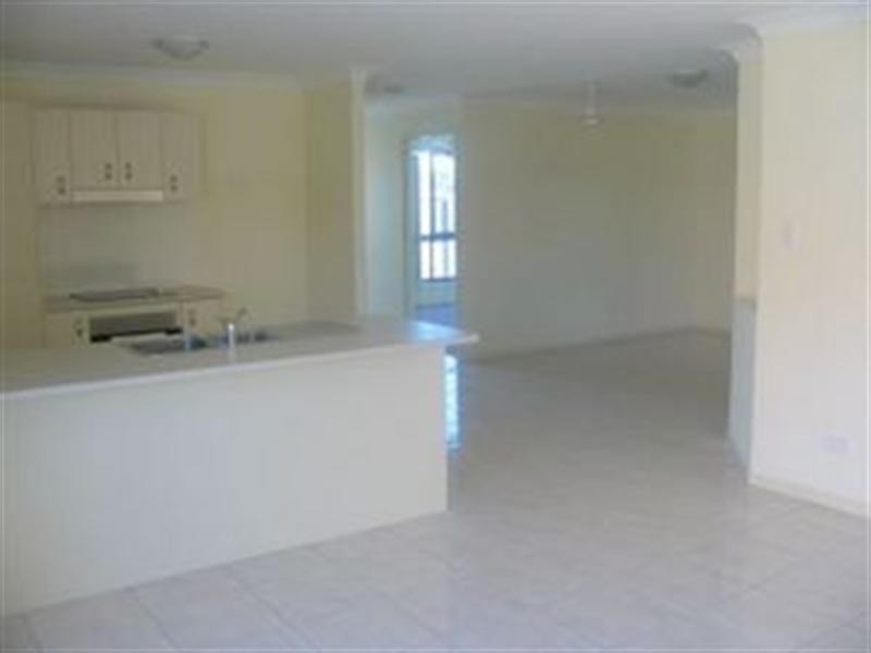 5b Lady Bowen Parade, Rothwell QLD 4022