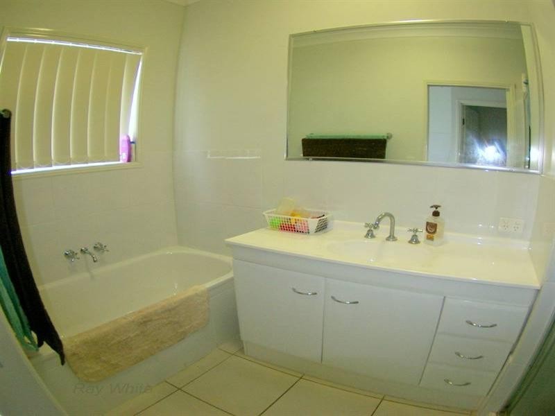 8a Canaipa Court, Rothwell QLD 4022