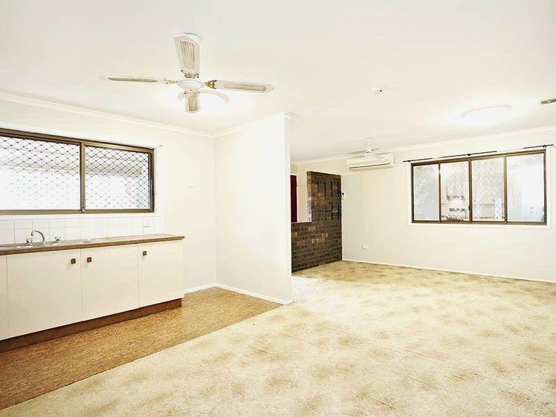 2/4 Simon Street, Deception Bay QLD 4508