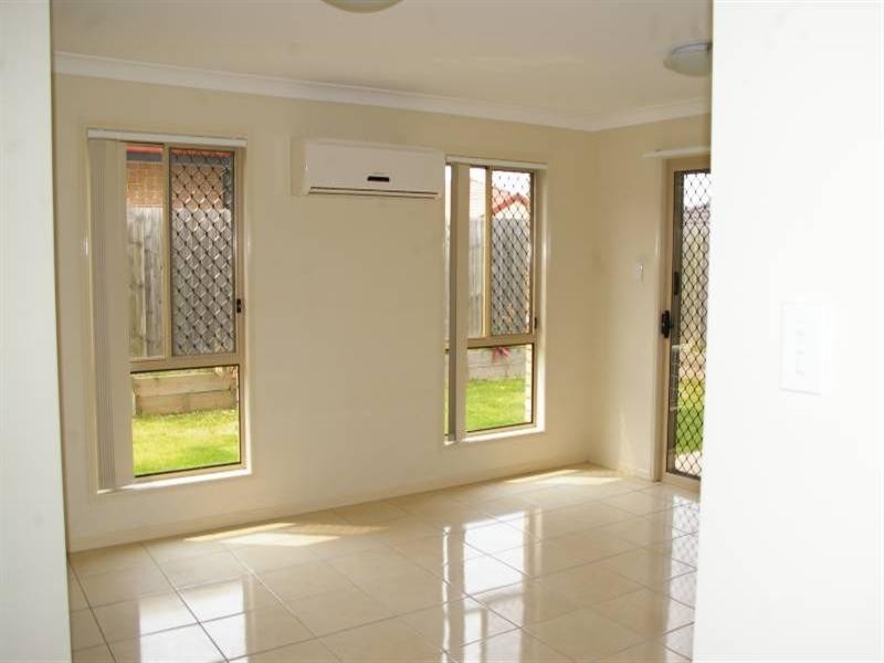 2/39 Amity Drive, Rothwell QLD 4022