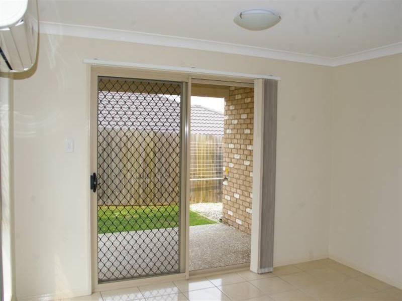 2/39 Amity Drive, Rothwell QLD 4022